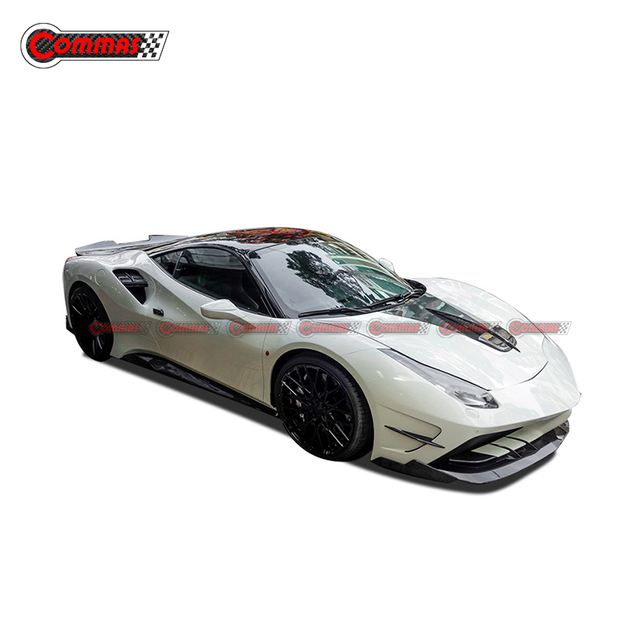 Kit de carrosserie en fibre de carbone de style Misha pour Ferrari 488