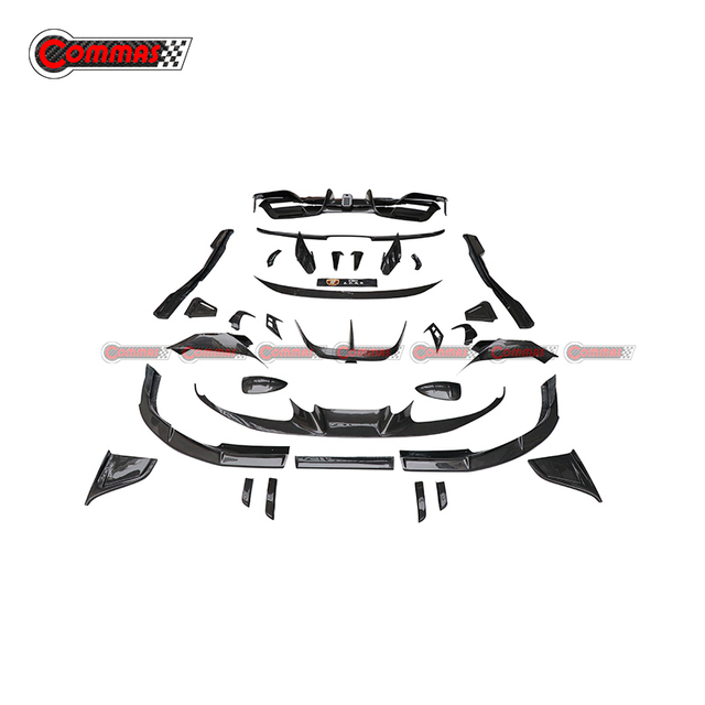 Kits de carrosserie Mansory en fibre de carbone pour Ferrari F8