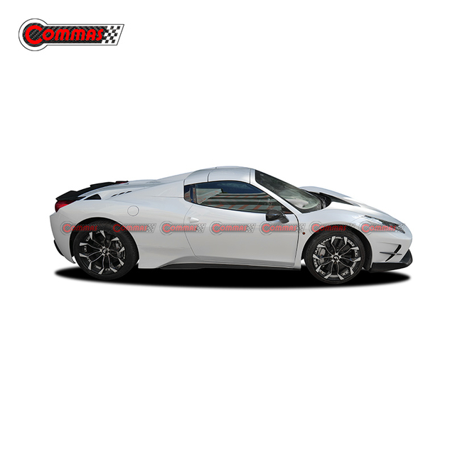 Kit de carrosserie en fibre de carbone de style Misha pour Ferrari 458