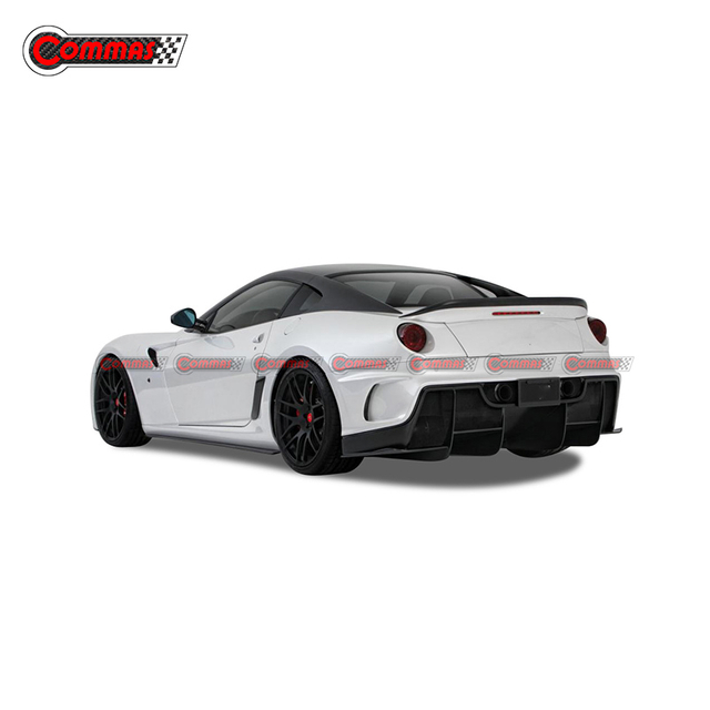Kit de carrosserie en fibre de carbone de style Vorsteiner pour Ferrari 599