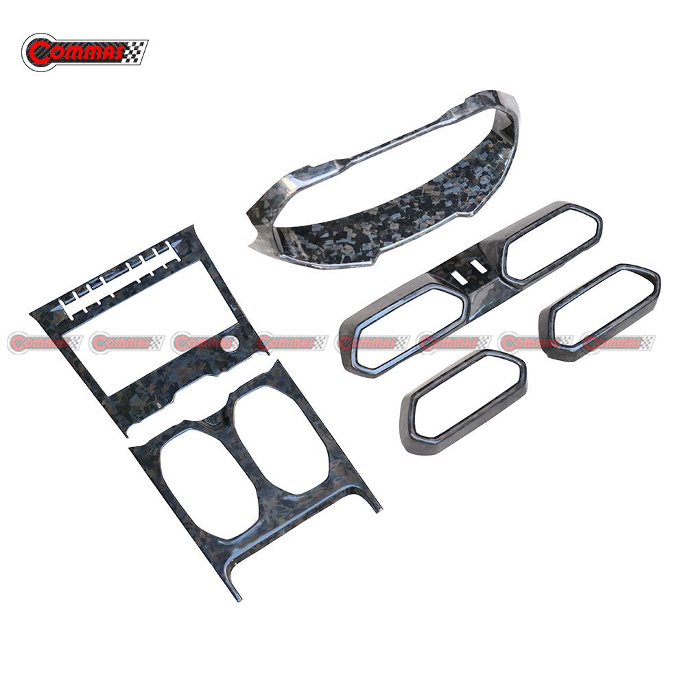 garnitures int&eacute;rieures de voiture