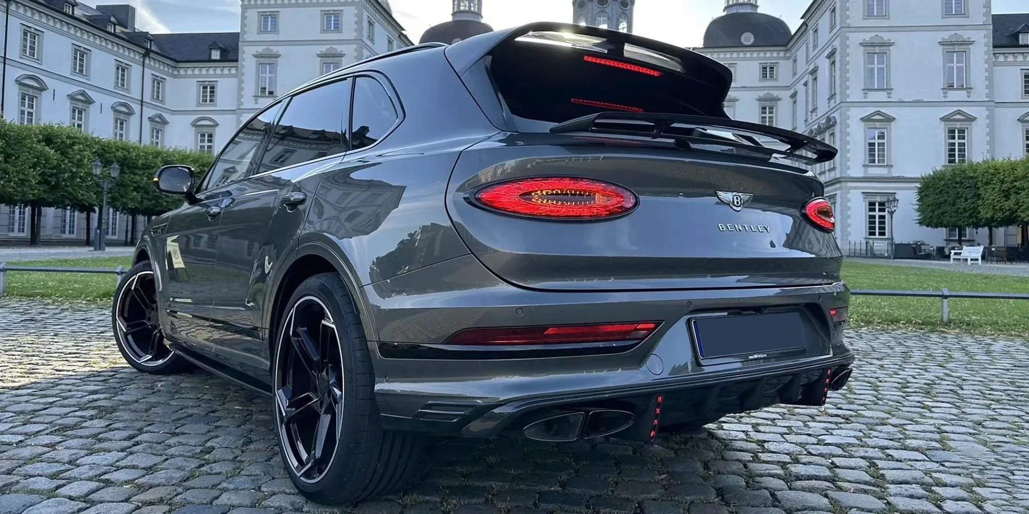 Kit carrosserie en fibre de carbone Bentley Bentayga