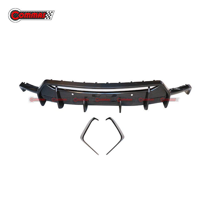 L&egrave;vre de diffuseur arri&egrave;re en fibre de carbone Lamborghini URUS