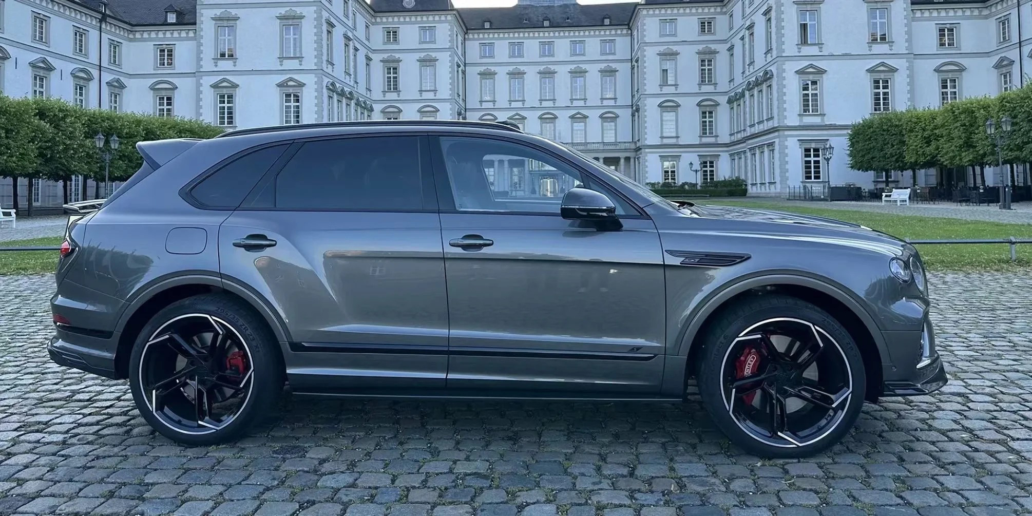 Kit carrosserie en fibre de carbone Bentley Bentayga